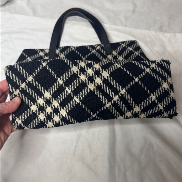 Burberry Houndstooth Black And Off White Wool/Leather Bag. - Picture 6 of 15